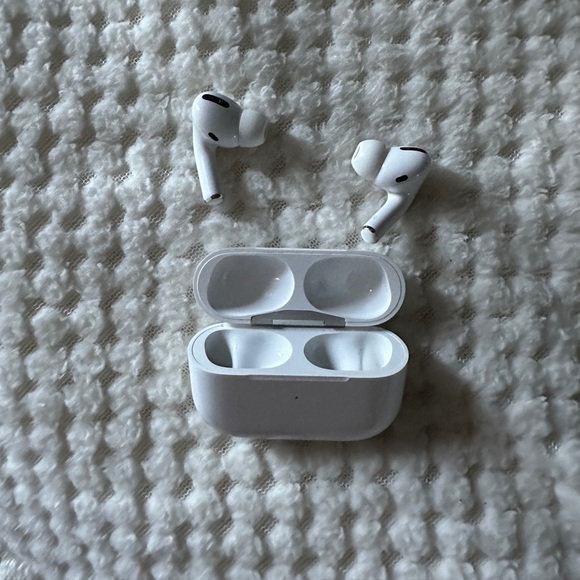 Apple Airpods Pro - Picture 4 of 6